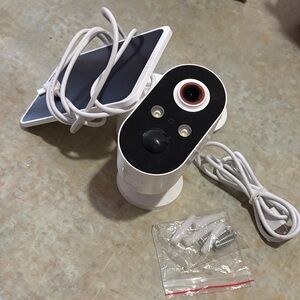 Wireless Security Camera with Solar Panel